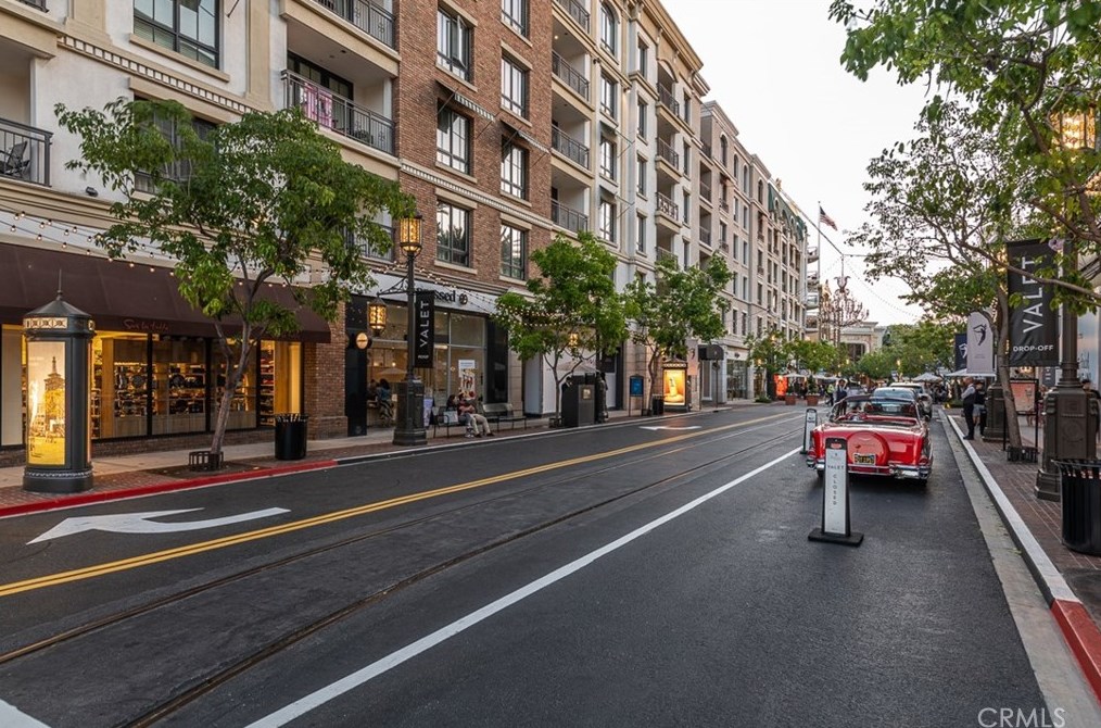 670 Caruso Ave, Glendale CA  91210-1519 exterior