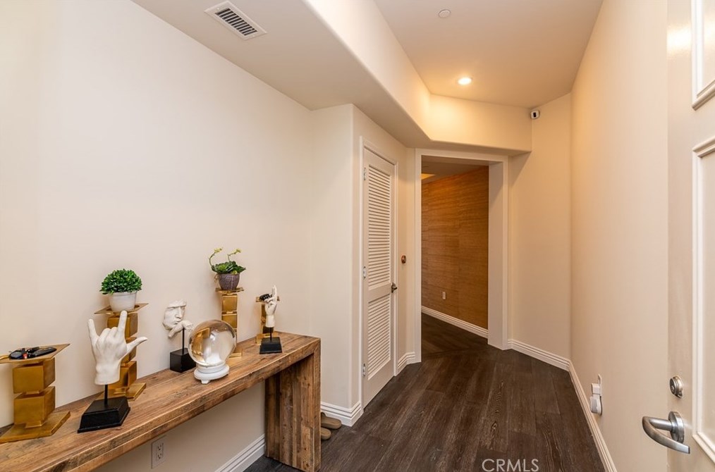 670 Caruso Ave, Glendale CA  91210-1519 exterior