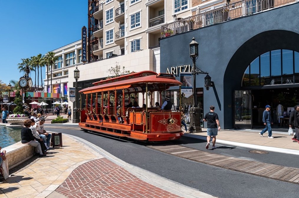 670 Caruso Ave, Glendale CA  91210-1519 exterior