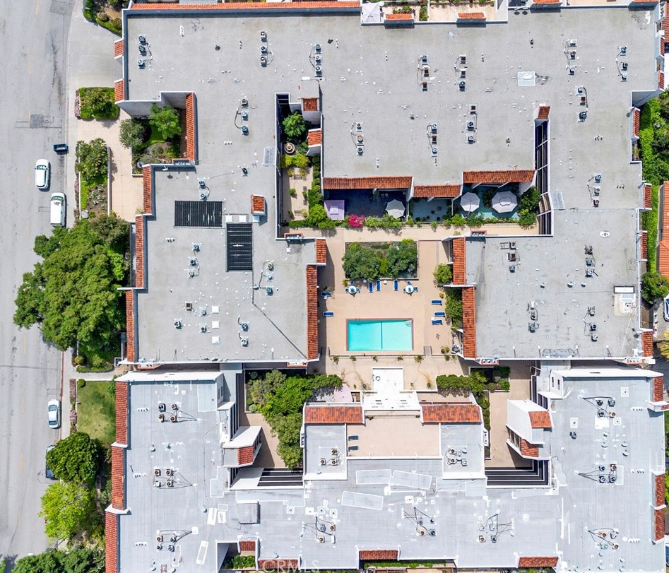 1401 Valley View Rd, Glendale CA  91202-1751 exterior