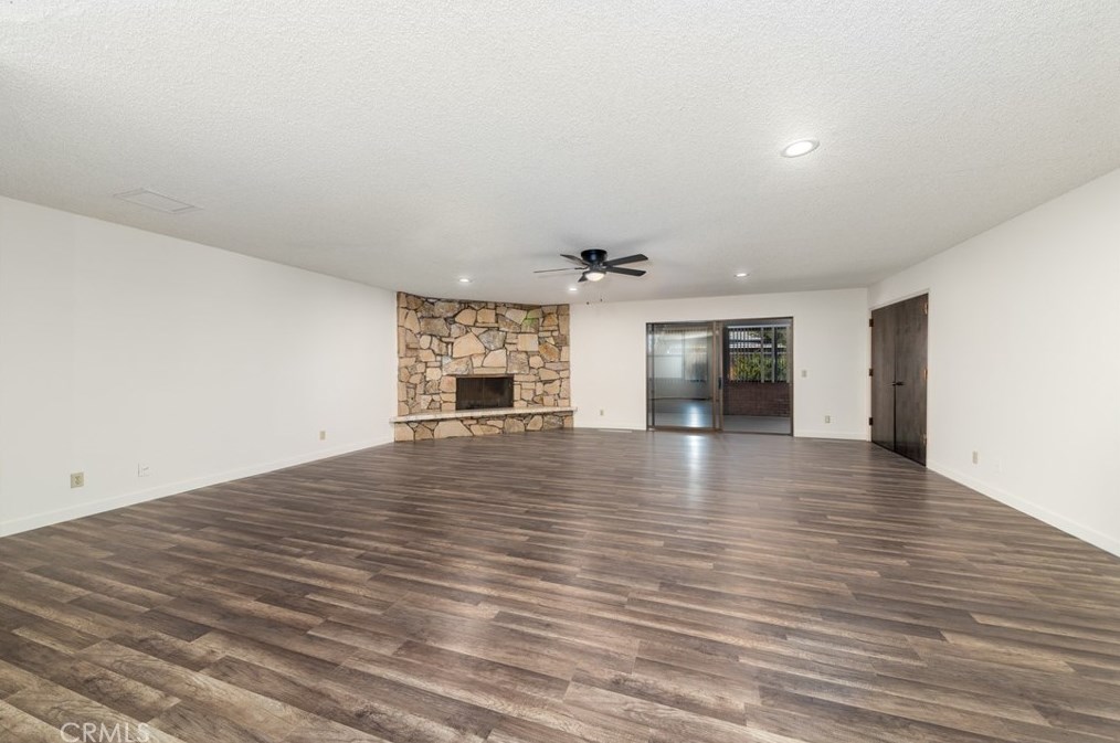 44745 Lowtree Ave, Lancaster CA  exterior