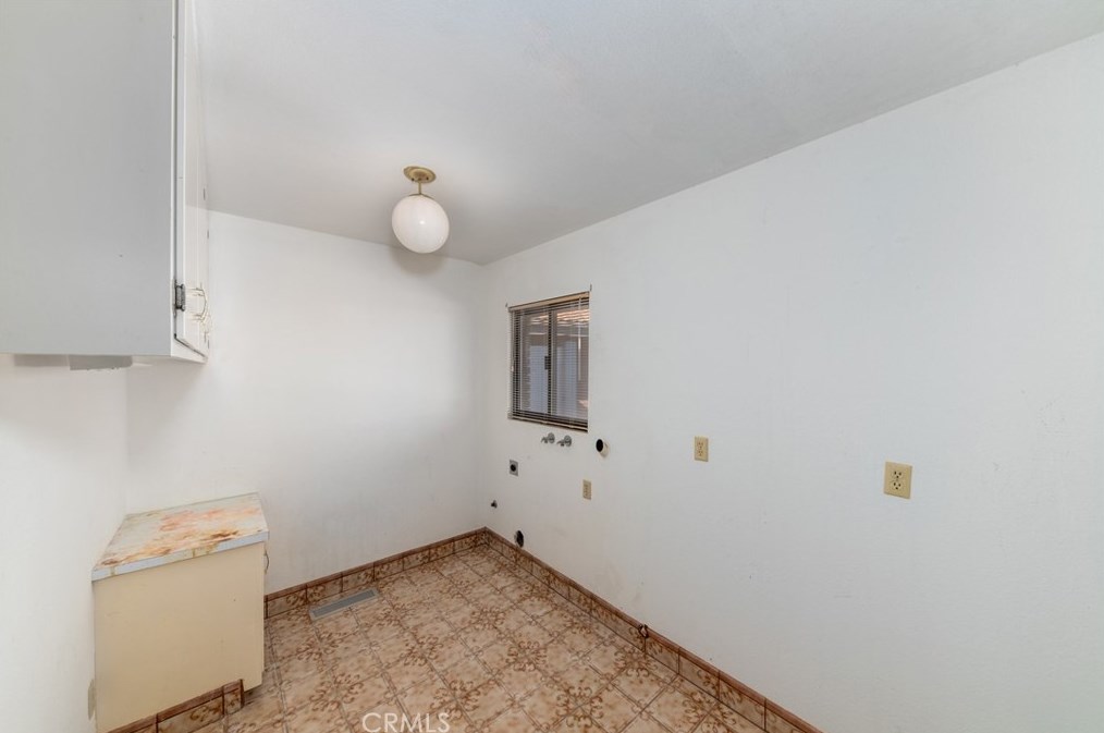 44745 Lowtree Ave, Lancaster CA  exterior