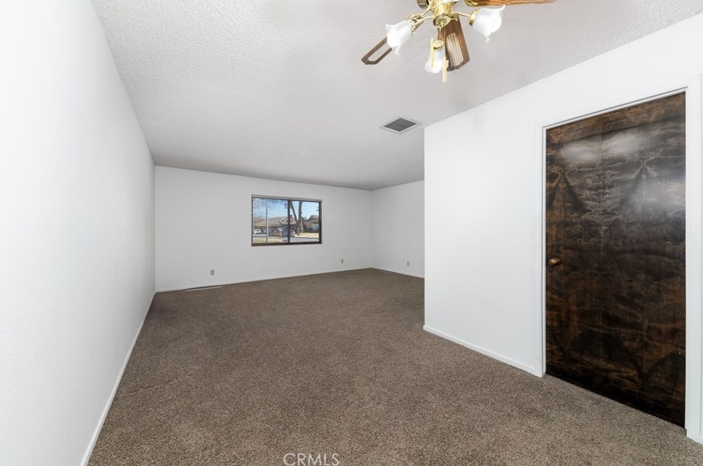 44745 Lowtree Ave, Lancaster CA  exterior