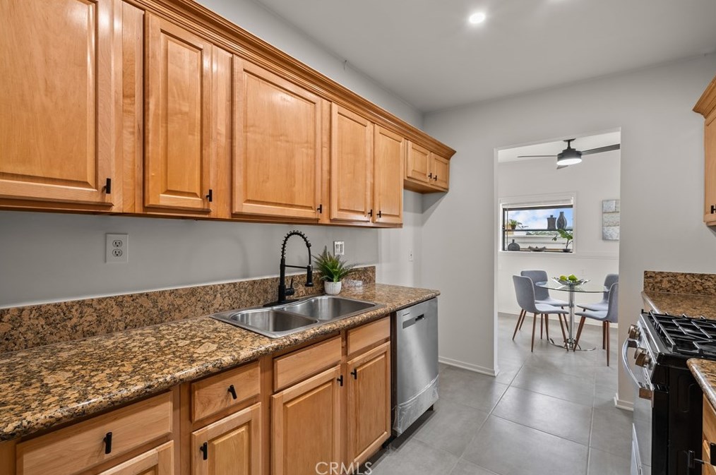 3355 Alabama St, Glendale CA 91214-1214 exterior