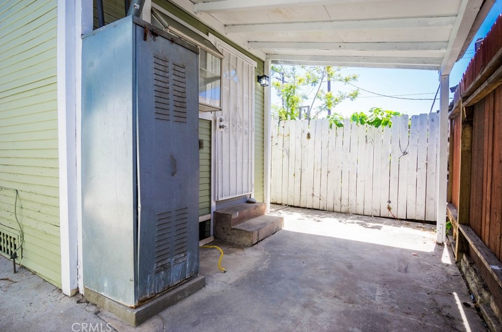 927 Hazard Ave, Los Angeles CA  90063-1253 exterior