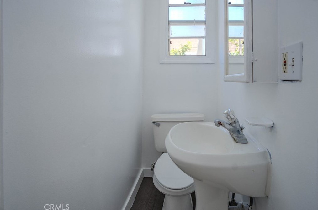 927 Hazard Ave, Los Angeles CA  90063-1253 exterior