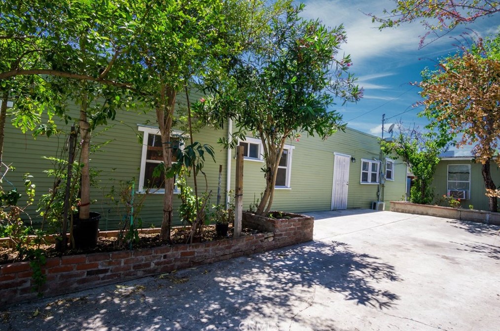 927 Hazard Ave, Los Angeles CA  90063-1253 exterior