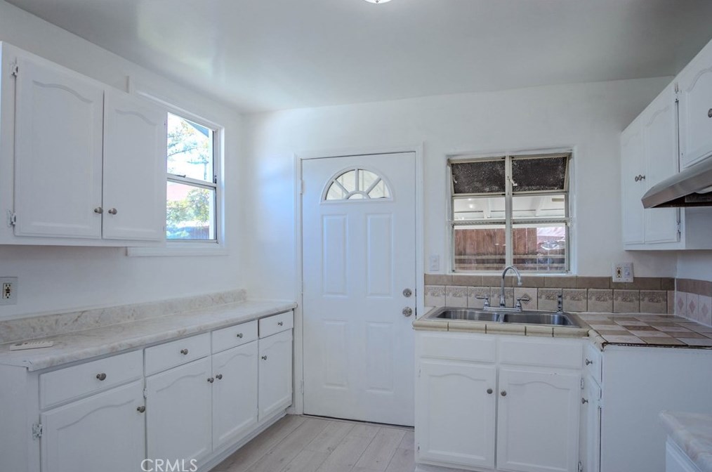 927 Hazard Ave, Los Angeles CA  90063-1253 exterior