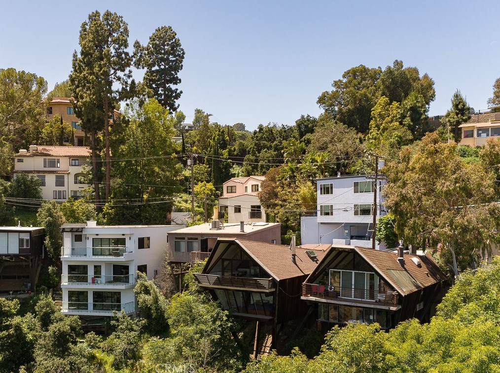 7147 Woodrow Wilson Dr, Los Angeles CA  90068-1726 exterior