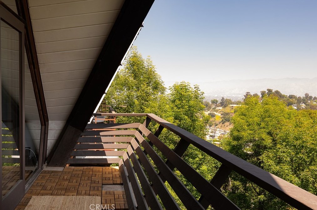 7147 Woodrow Wilson Dr, Los Angeles CA  90068-1726 exterior