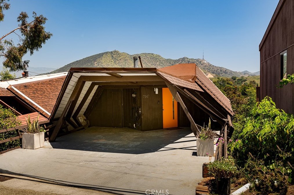 7147 Woodrow Wilson Dr, Los Angeles CA  90068-1726 exterior