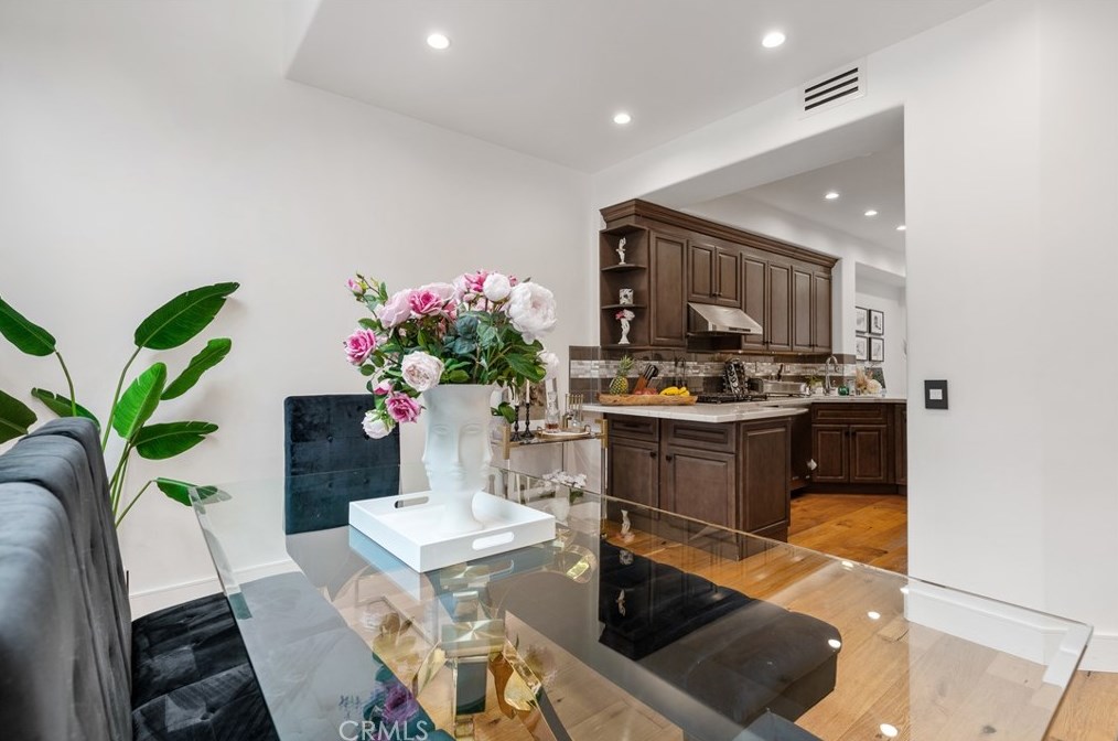 1905 Caminito De La Valle, Glendale CA 91208-3048 exterior