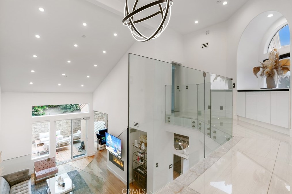 1905 Caminito De La Valle, Glendale CA 91208-3048 exterior