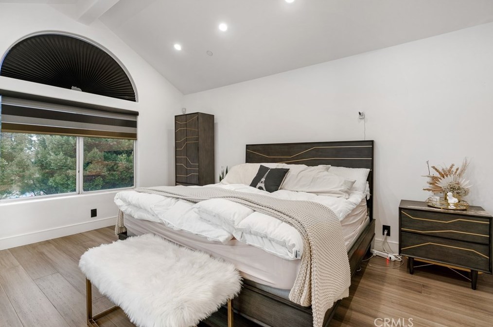 1905 Caminito De La Valle, Glendale CA 91208-3048 exterior