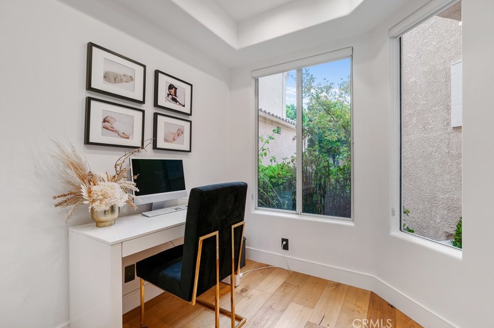 1905 Caminito De La Valle, Glendale CA 91208-3048 exterior