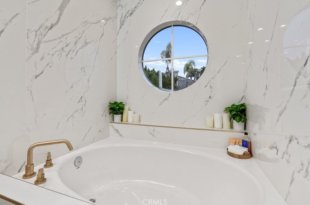 1905 Caminito De La Valle, Glendale CA 91208-3048 exterior