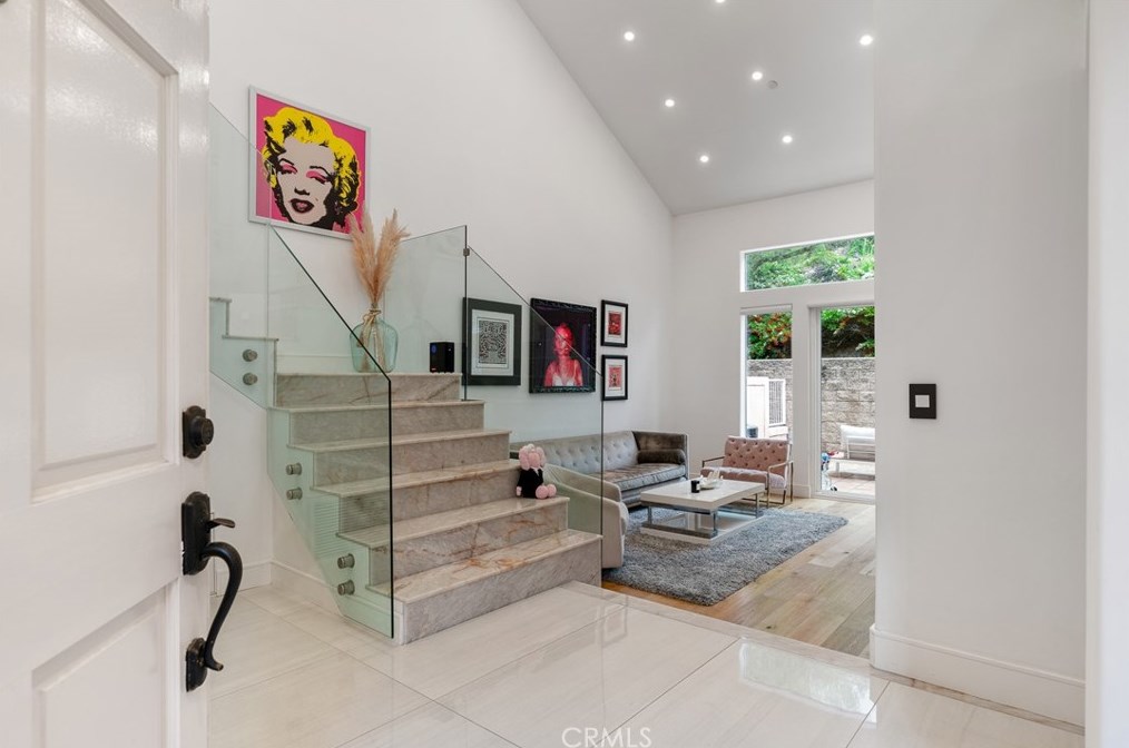 1905 Caminito De La Valle, Glendale CA 91208-3048 exterior