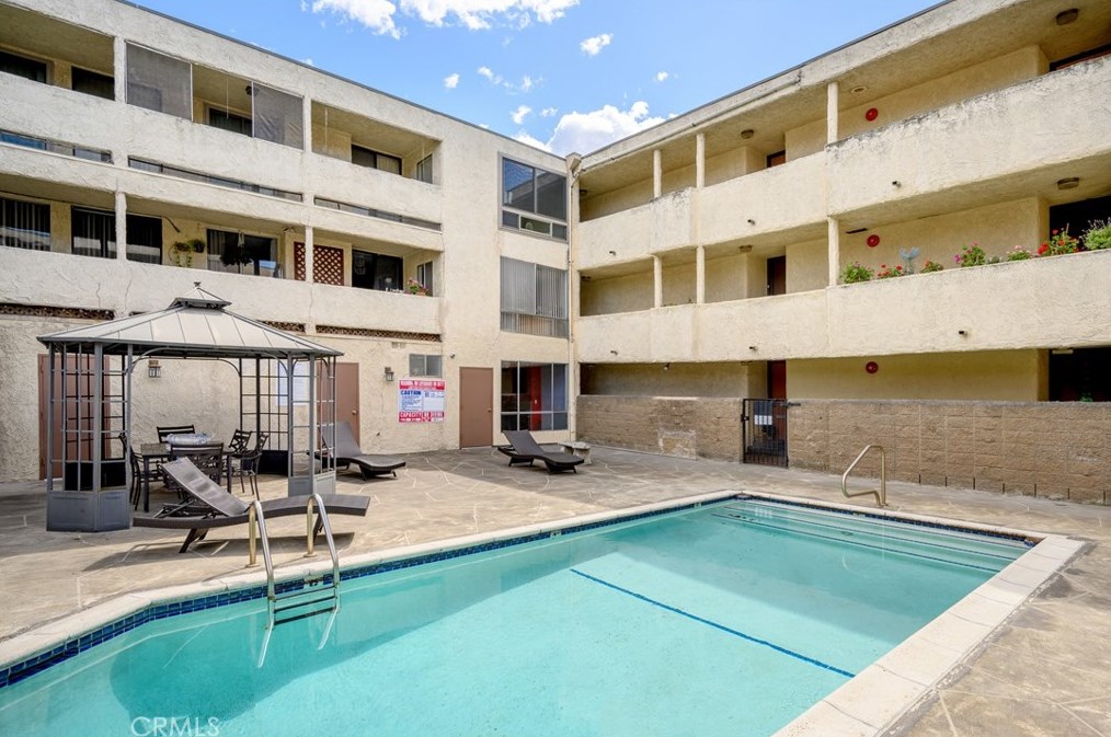 65 Allen Ave, Pasadena CA 91106-2213 exterior