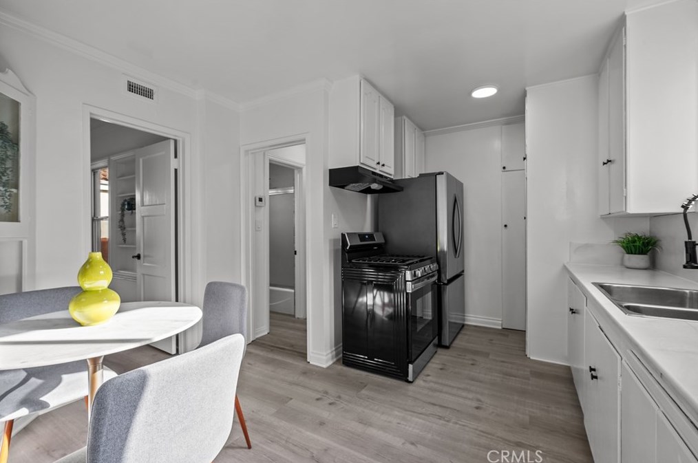 1551 Wellesley Ave, Los Angeles CA  90025-3629 exterior
