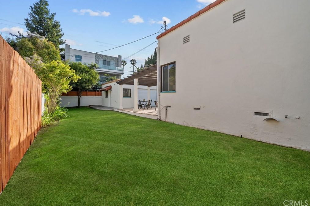 1551 Wellesley Ave, Los Angeles CA  90025-3629 exterior