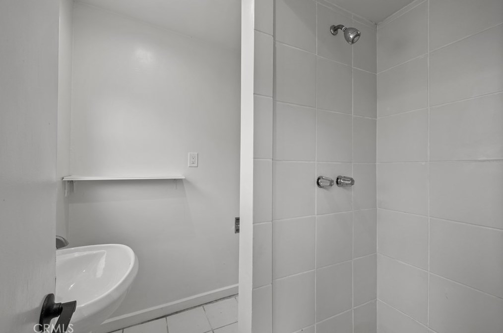 1551 Wellesley Ave, Los Angeles CA  90025-3629 exterior