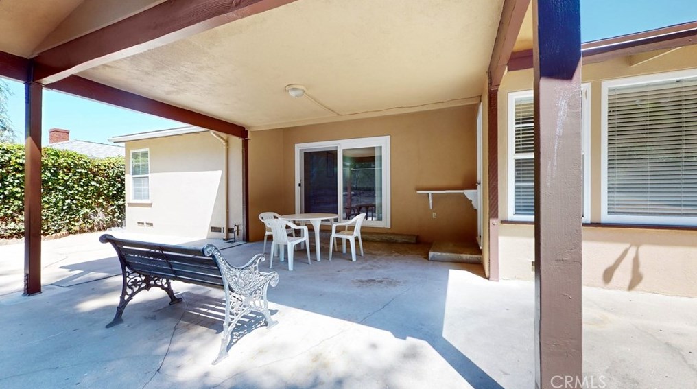 2230 Chevy Chase Dr, Glendale CA  91206-1807 exterior