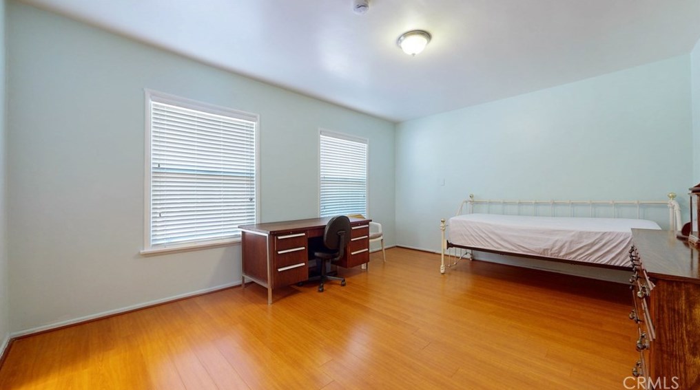 2230 Chevy Chase Dr, Glendale CA  91206-1807 exterior