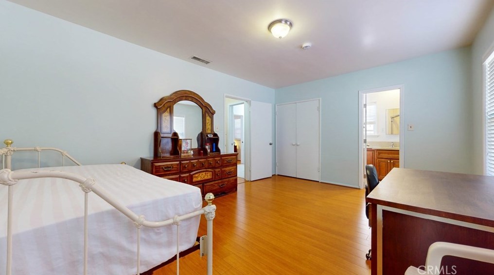 2230 Chevy Chase Dr, Glendale CA  91206-1807 exterior