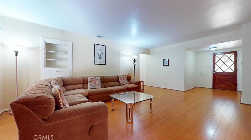 2230 Chevy Chase Dr, Glendale CA  91206-1807 exterior