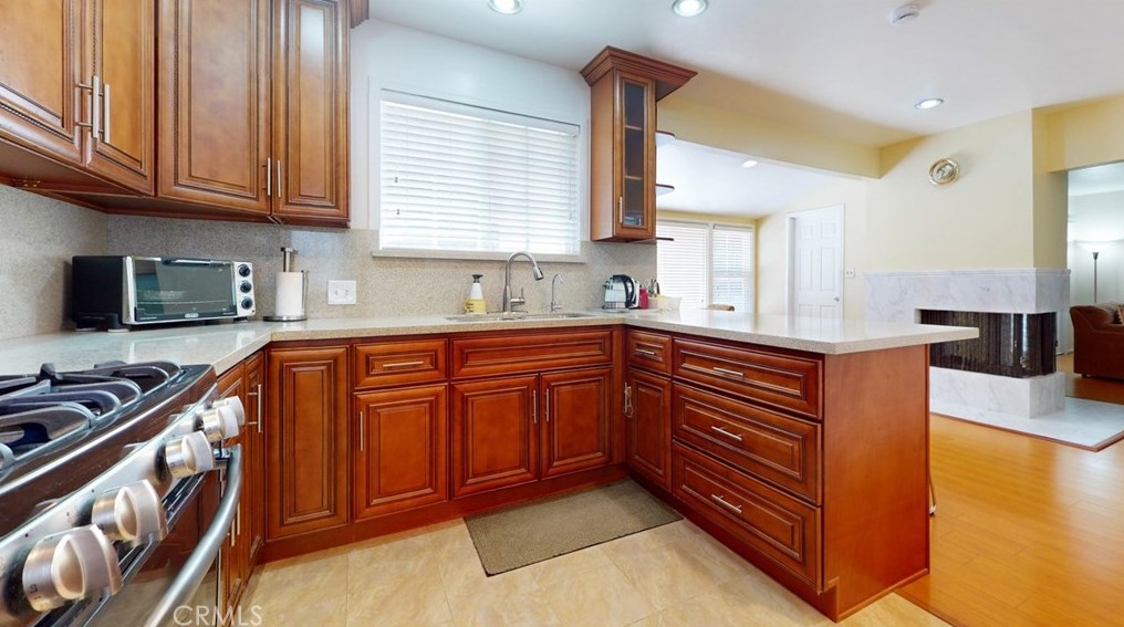 2230 Chevy Chase Dr, Glendale CA  91206-1807 exterior