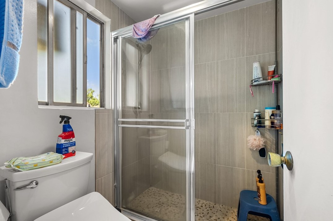 712 Doran St, Glendale CA  91203-0015 exterior