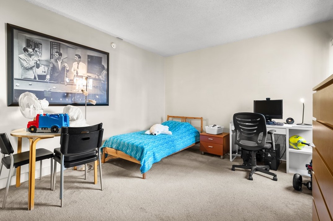 712 Doran St, Glendale CA  91203-0015 exterior