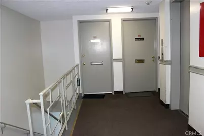 303 S Glenoaks Boulevard, Burbank, CA 91502 - Photo 13