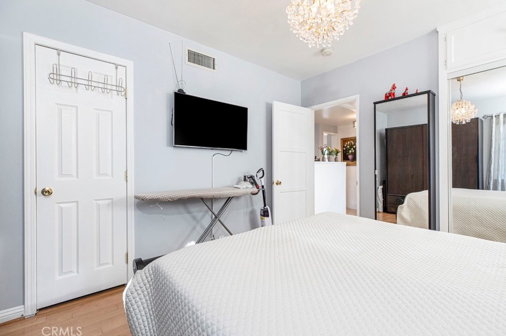 812 Doran St, Glendale CA  91203-0015 exterior