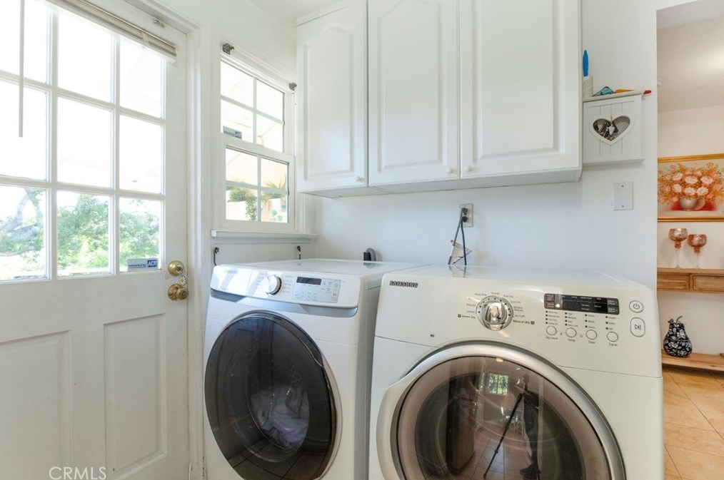 812 Doran St, Glendale CA  91203-0015 exterior