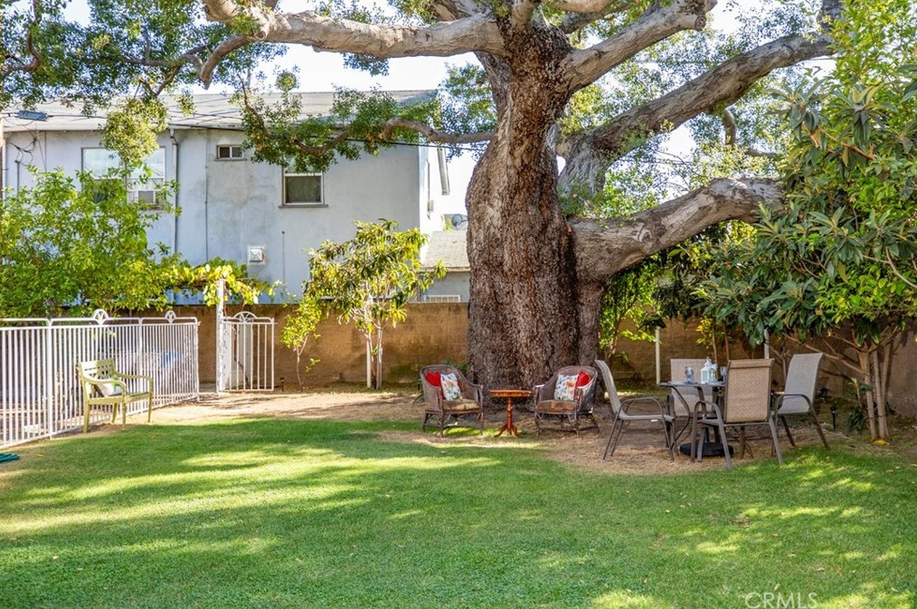 812 Doran St, Glendale CA  91203-0015 exterior