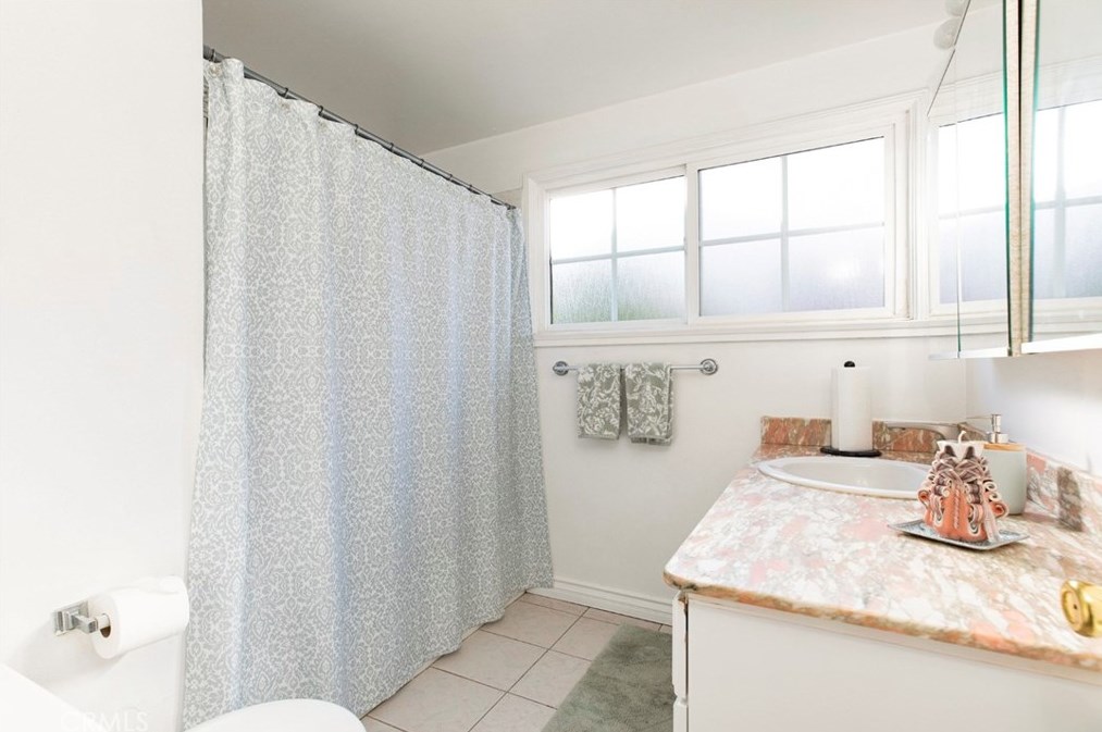 812 Doran St, Glendale CA  91203-0015 exterior