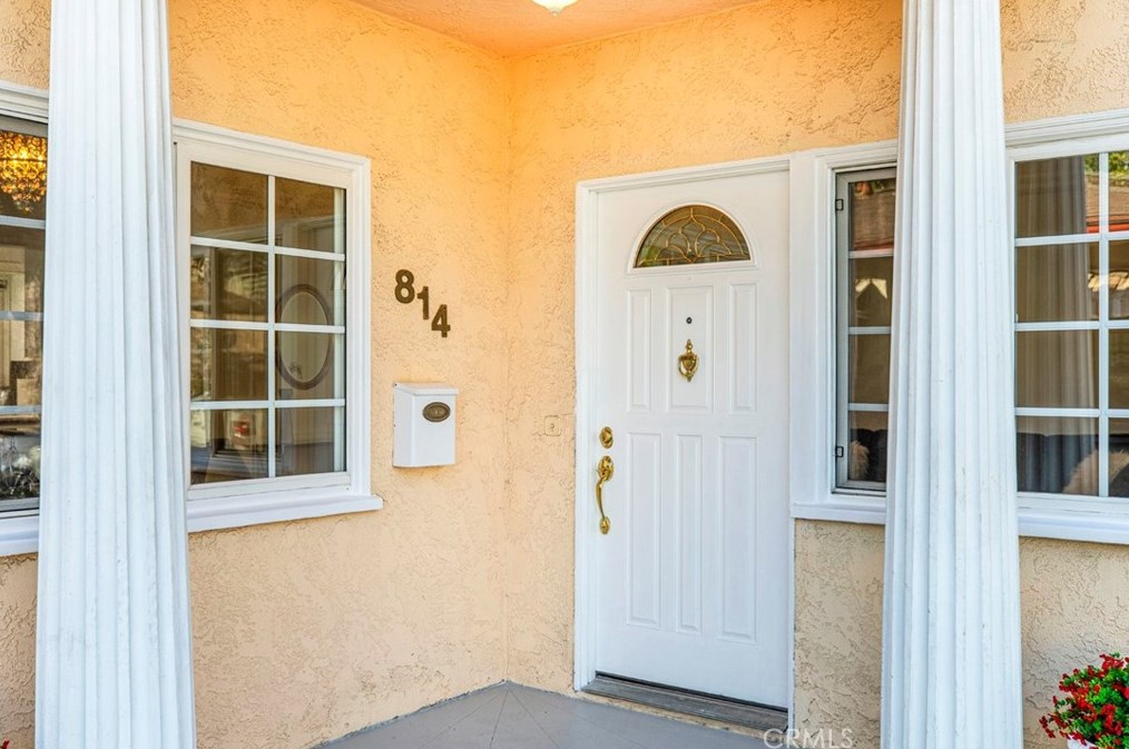 812 Doran St, Glendale CA  91203-0015 exterior