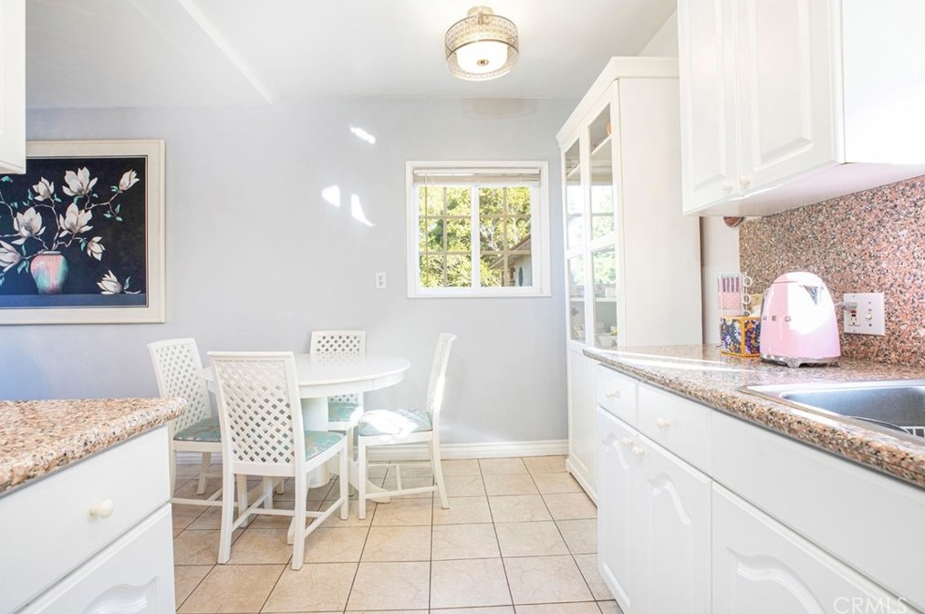 812 Doran St, Glendale CA  91203-0015 exterior