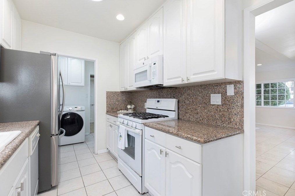 812 Doran St, Glendale CA  91203-0015 exterior