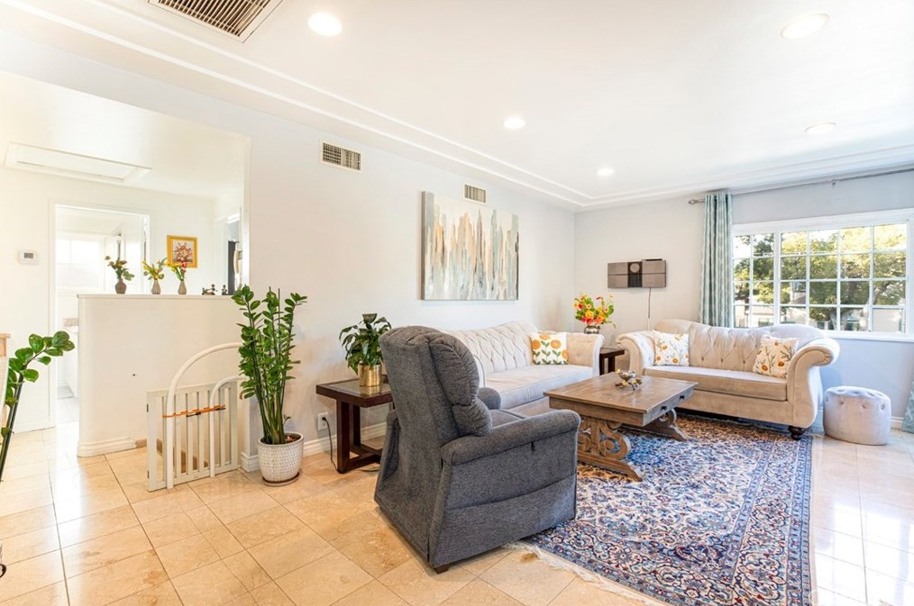 812 Doran St, Glendale CA  91203-0015 exterior