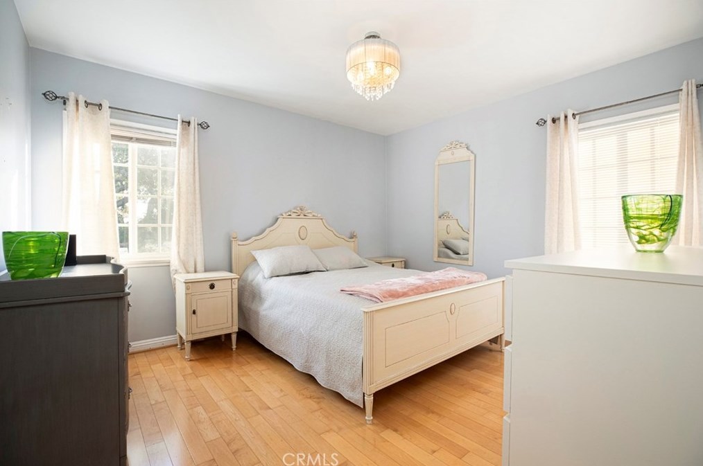 812 Doran St, Glendale CA  91203-0015 exterior