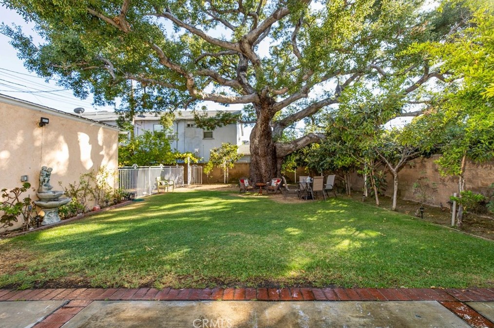 812 Doran St, Glendale CA  91203-0015 exterior