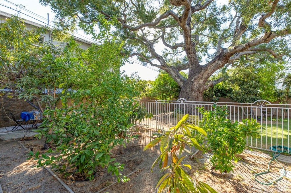 812 Doran St, Glendale CA  91203-0015 exterior