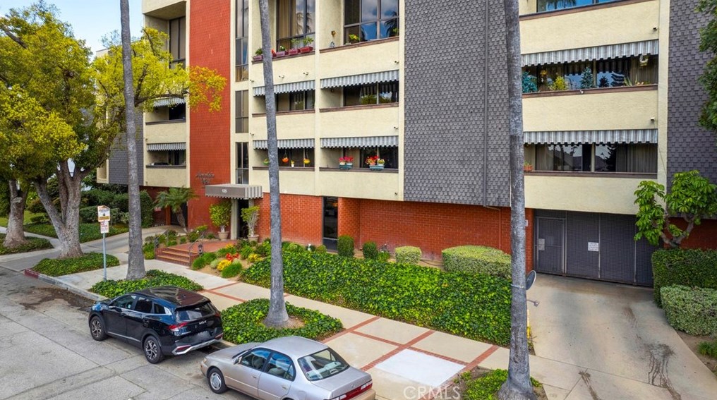 125 Mountain St, Glendale CA  91202-1911 exterior