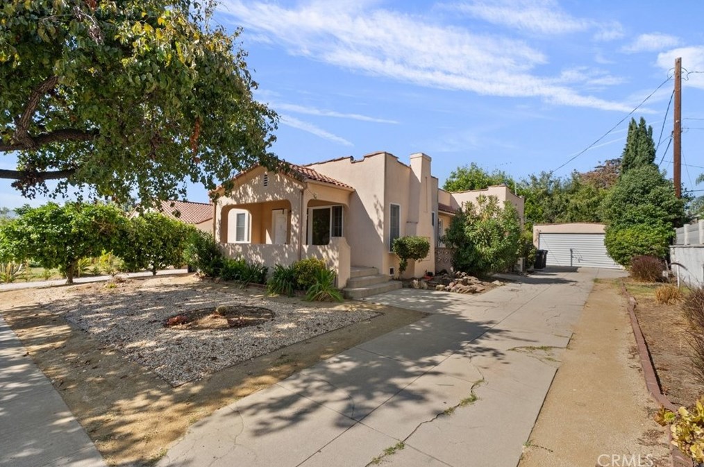 1355 Idlewood Rd, Glendale CA  91202-2042 exterior