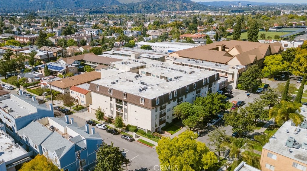 570 Stocker St, Glendale CA  91202-2203 exterior