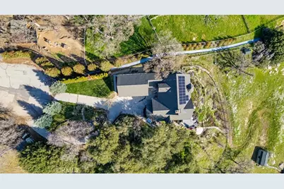 24500 Heather Court, Tehachapi, CA 93561 - Photo 5