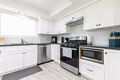 8673 Herrick Avenue, Los Angeles, CA 91352 - Photo 15