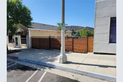 9939 Commerce Avenue, Tujunga, CA 91042 - Photo 5